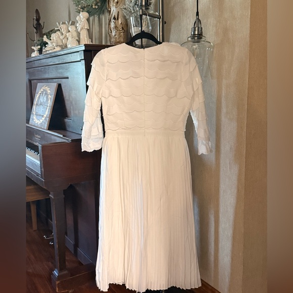 Dainty Jewells Petals and Pleats Midi Dress - Picture 4 of 5